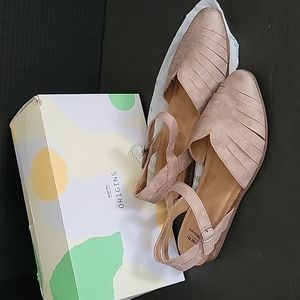 NIB Earth Origins Peyton Sandals